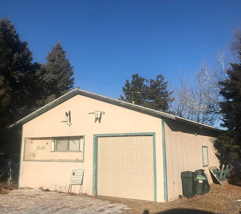 1st image of 222 Birch Ln