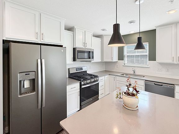 4th image of 9484 Bridle Way