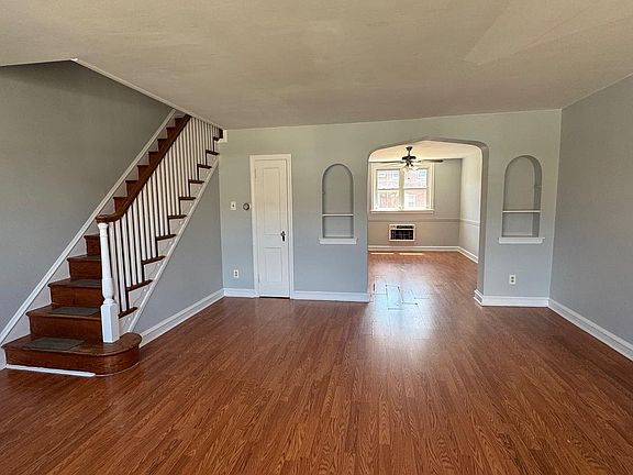 4th image of 3036 Glenview St