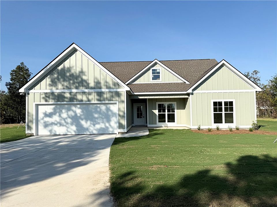 1st image of 2845 Lee Road 40