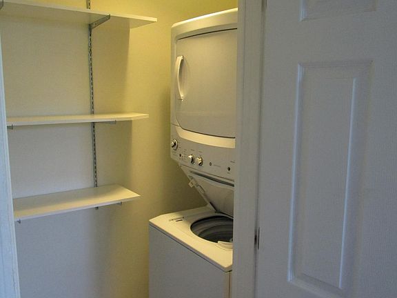 4th image of 2138 W Evergreen Ave #1