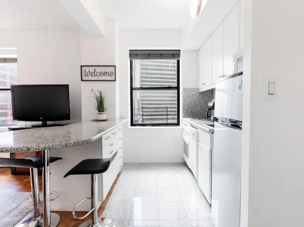 150 West 51st Street image 7 of 17