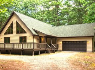 12 Elm St, Jay, NY 12941