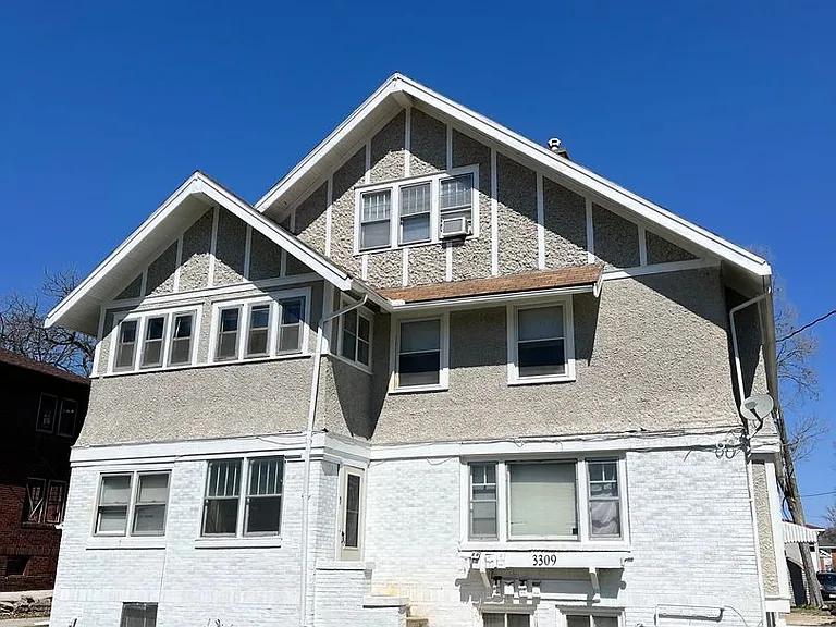 3309 University Ave — Photo 24
