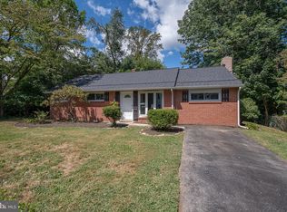 32 Pine St, Newtown Square, PA 19073