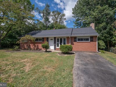 32 Pine St, Newtown Square, PA, 19073