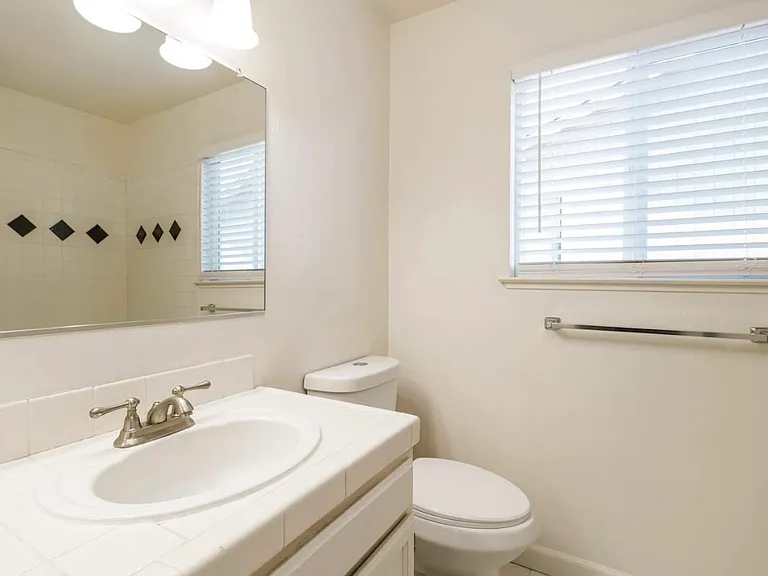 2844 Tiffany West Way — Photo 5