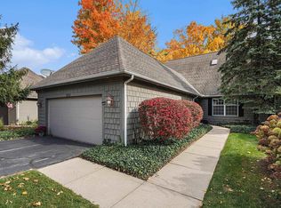 1331 E Erskine Manor Hl, South Bend, IN
