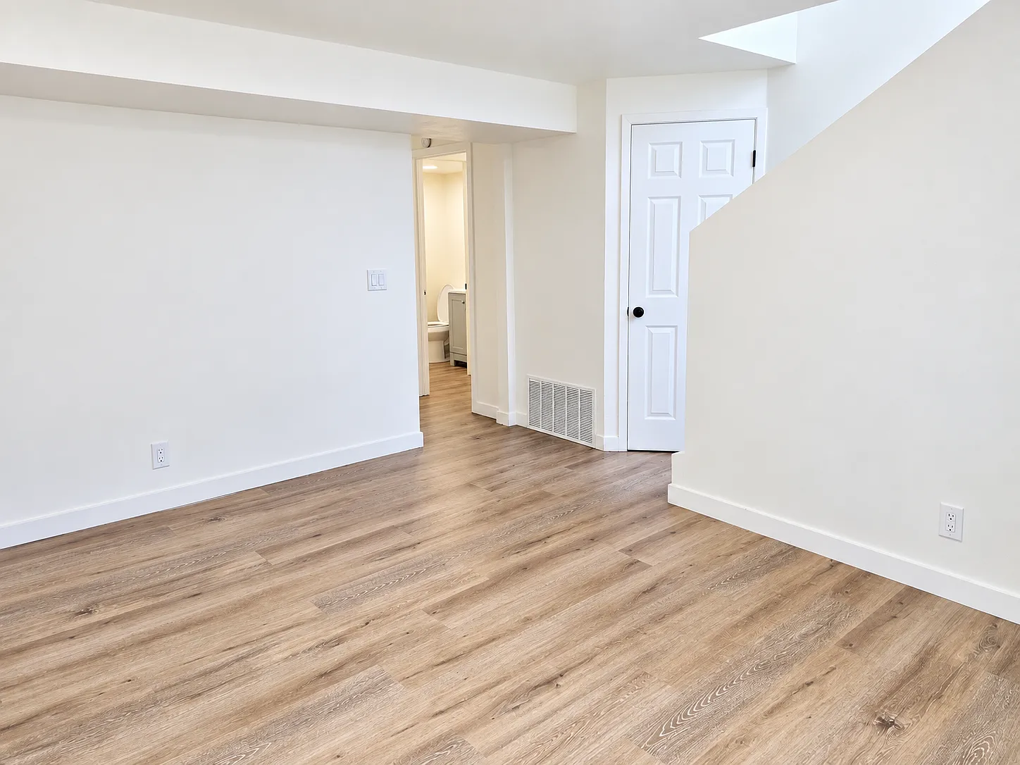 2 bed, 1.5 bath, 1066 sqft, $2,000 — Photo 4