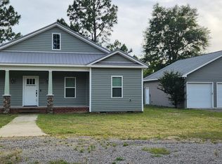 200 Lena Cir, Aberdeen, NC 28315