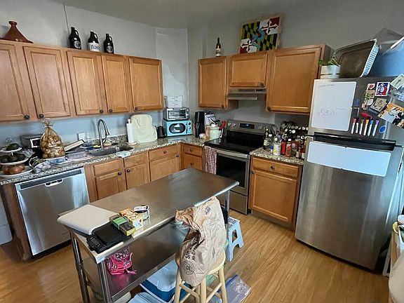 5th image of 3006 Guilford Ave
