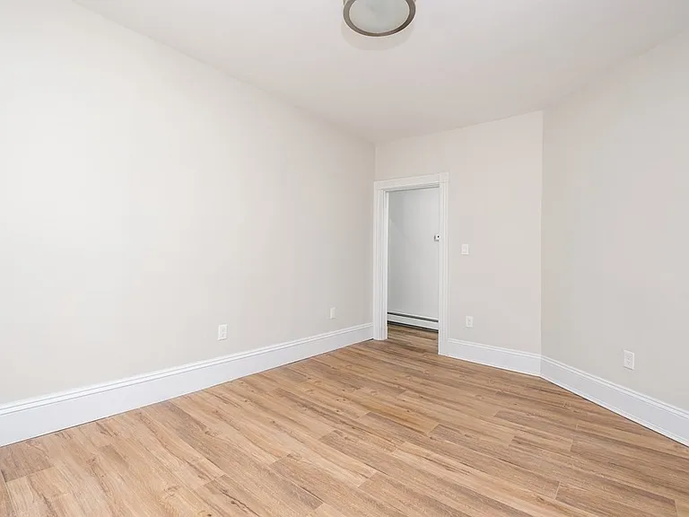 39 Perry St #1 — Photo 15