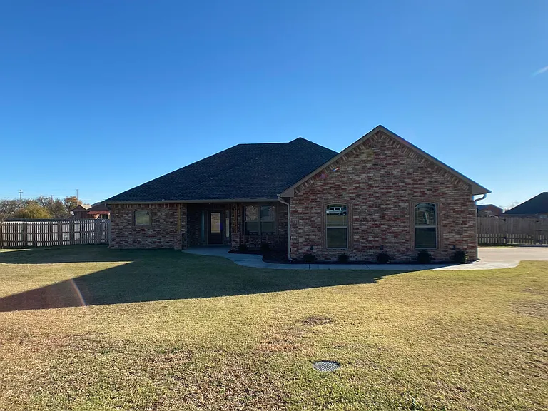 77 NE Simmons Cir — Photo 5
