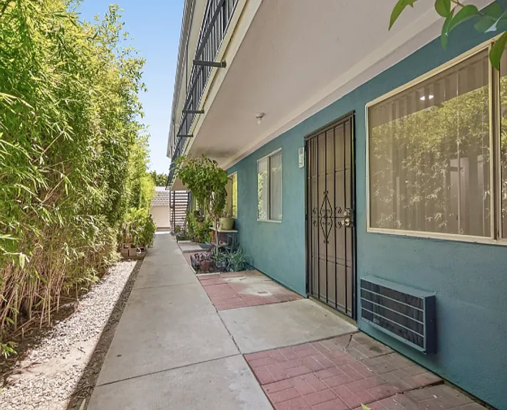 14420 Vista Real Apts — Photo 24