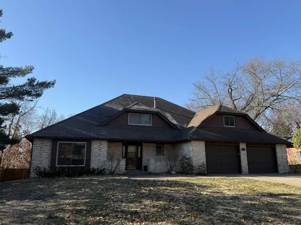 970 Sherwood Rd, Shoreview, MN 55126