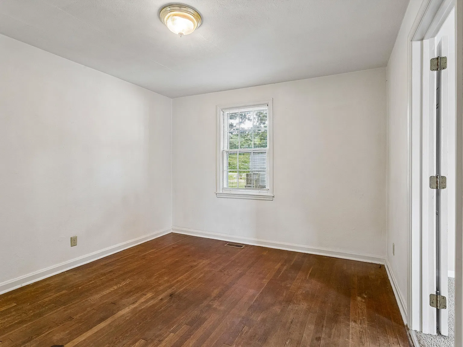 4 bed, 1030 sqft, $1,750 — Photo 3