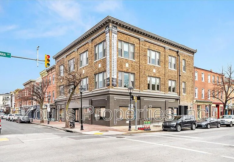 631 S Broadway #1-302 — Photo 1
