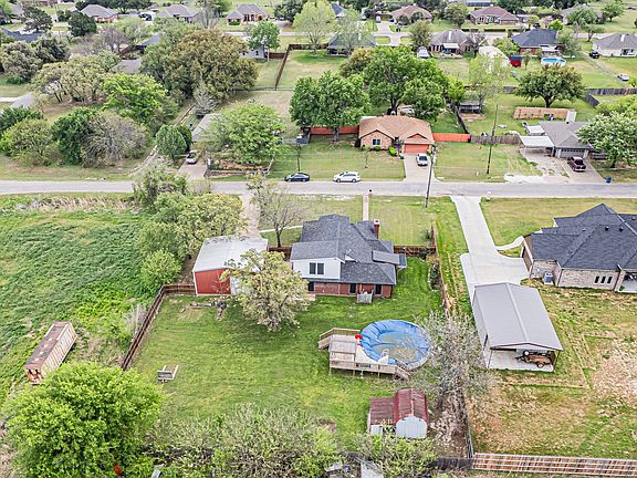 3rd image of 614 Overhill Rd