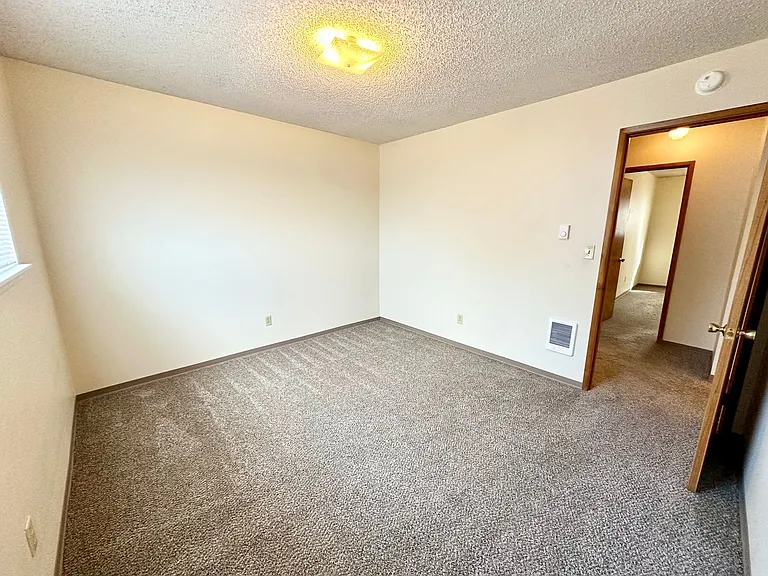 4507 Hillcrest Dr — Photo 20