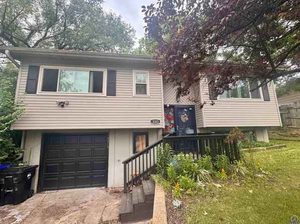 3313 SW Twilight Dr, Topeka, KS 66614