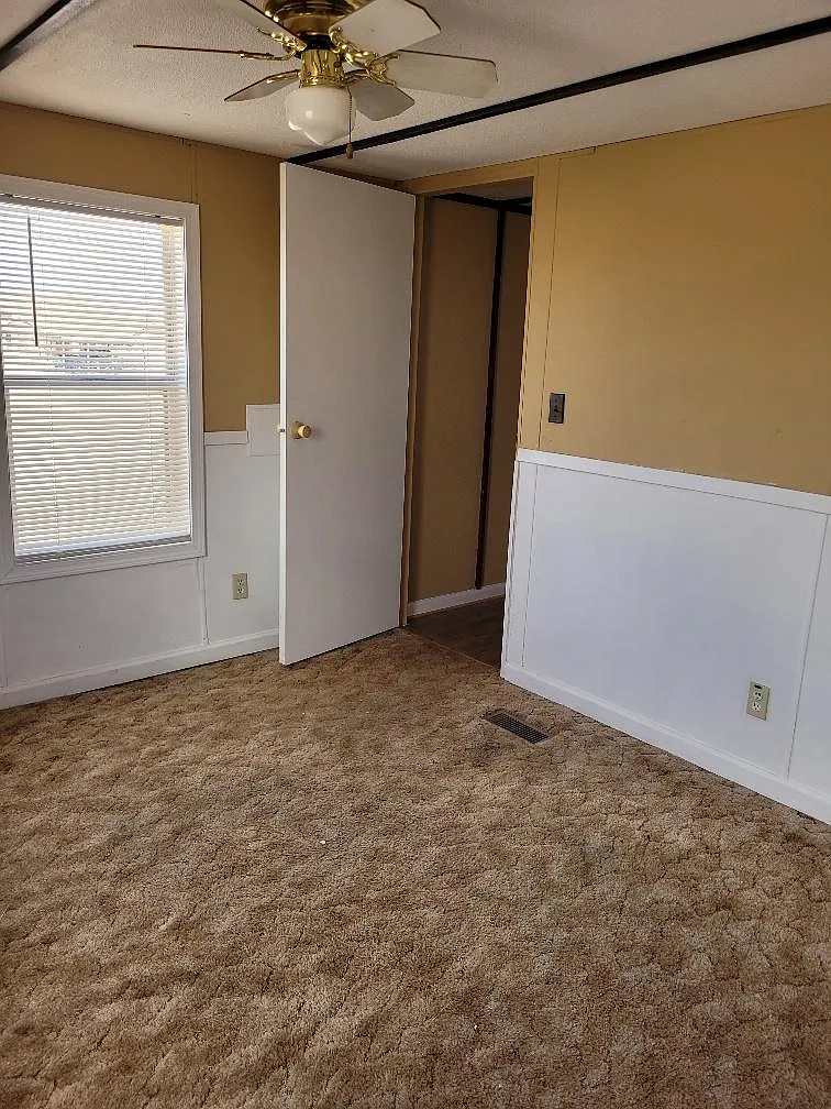 2 bed, 924 sqft, $745 — Photo 2