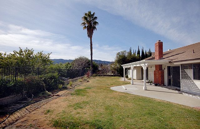 1st image of 24332 Vista Hills Dr