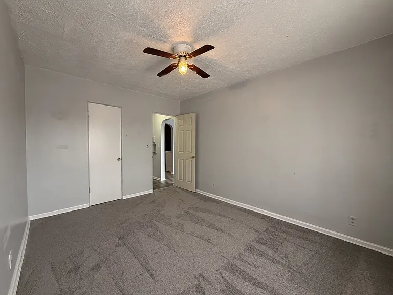 417 N Dixie Way #2 — Photo 6