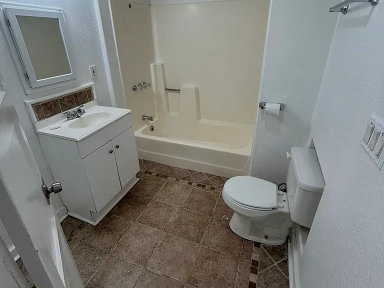 9233 Lookout Rd — Photo 11