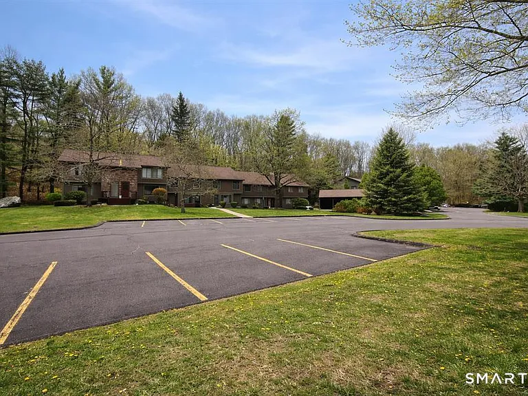 81 Cliffside Dr #A — Photo 16