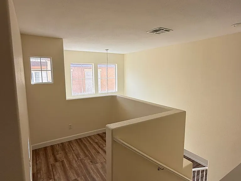 9737 Valmeyer Ave — Photo 12
