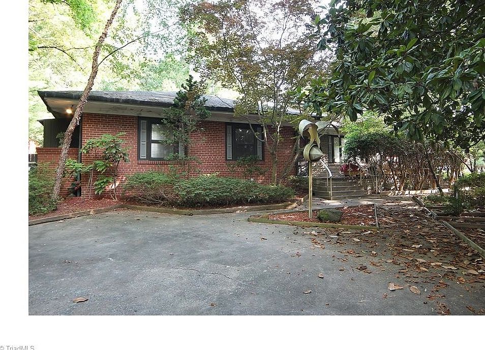1st image of 1309 Sunset Dr