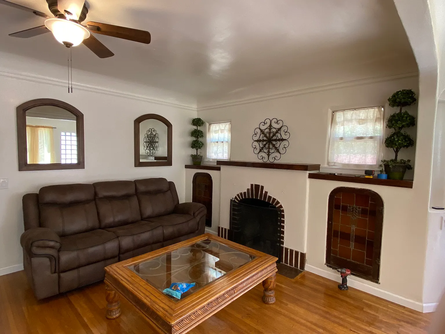 115 W D St — Photo 2