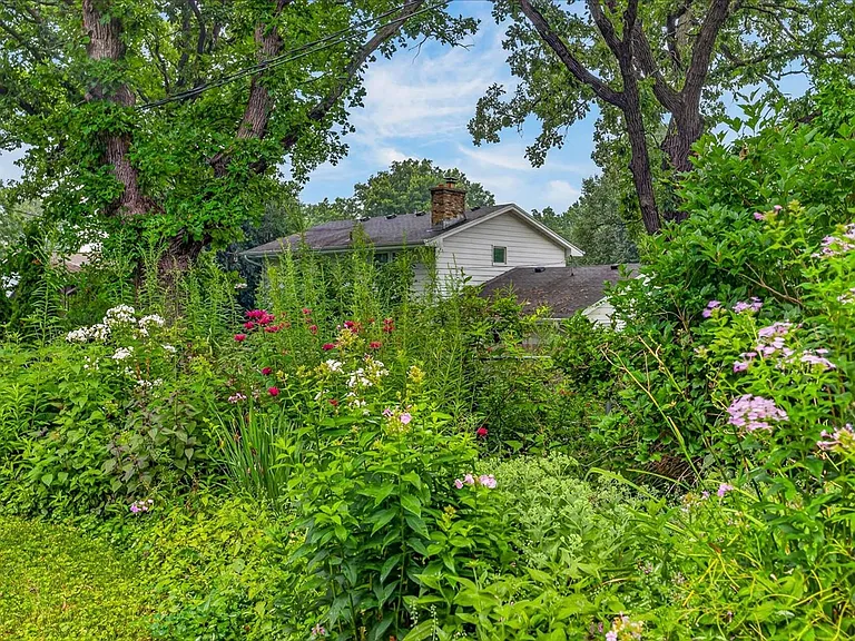 18 Cathy Ct — Photo 54