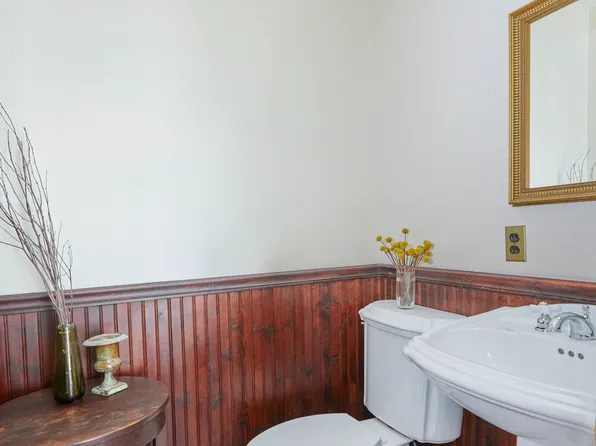 246 Gates Avenue image 8 of 19