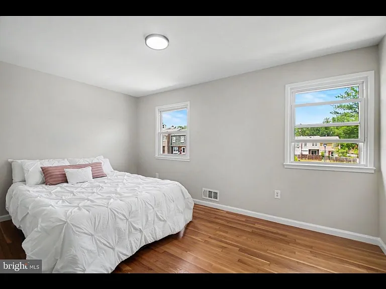 14658 Bakersfield St — Photo 4