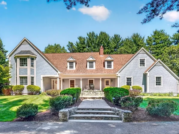 20 Winter St, Medfield, MA 02052