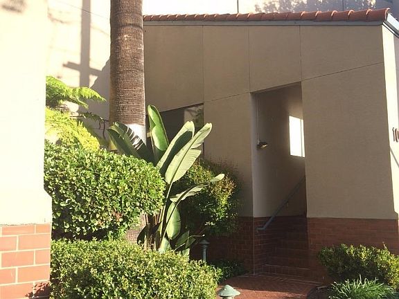 2nd image of 1090 Main St APT 208