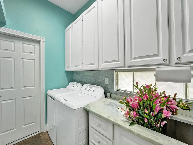 2697 James River Rd — Photo 24