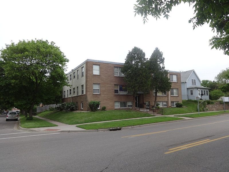 1st image of 903 Oakdale Ave