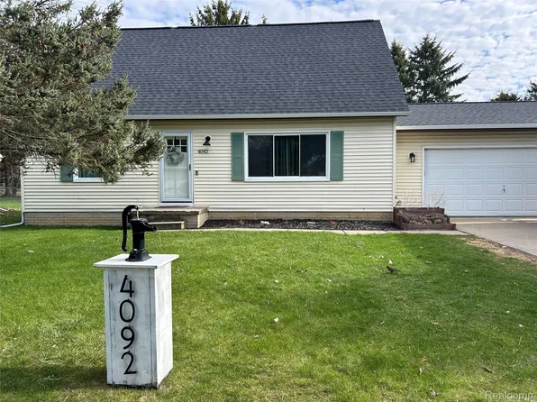 4092 Farner St, Linden, MI 48451