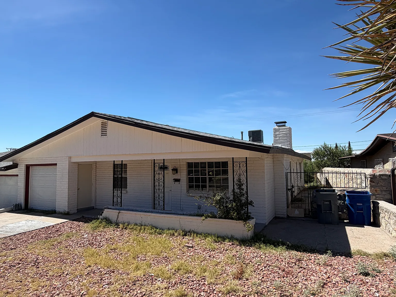 3 bed, 1200 sqft, $1,400 — Photo 2