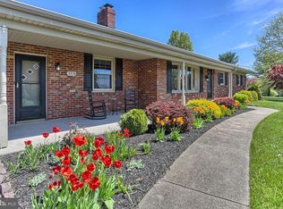 3316 Smoketown Rd, Spring Grove, PA 17362