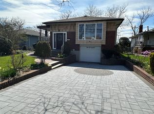 121 Marcus Avenue, New Hyde Park, NY