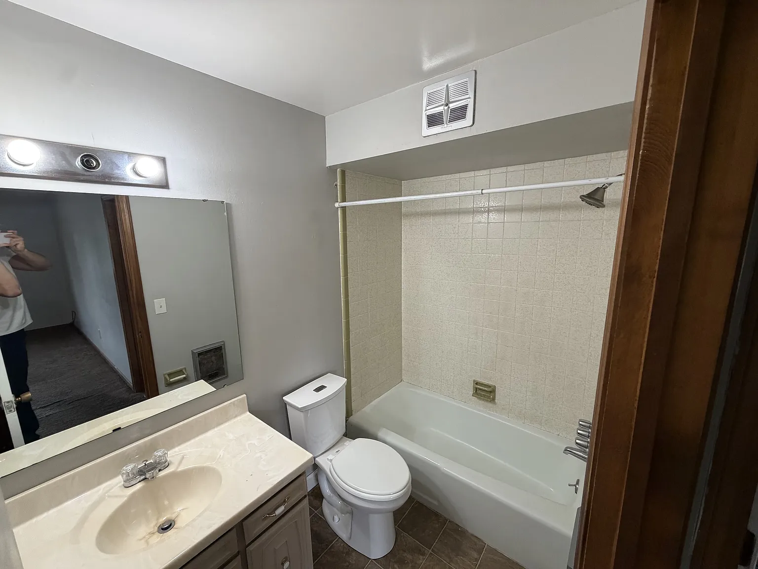 2541 Keygate Dr — Photo 3