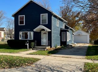 206 S Clinton St, Morrison, IL 61270