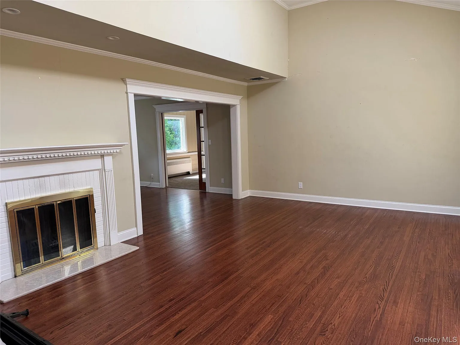 4 bed, 3.0 bath, 2296 sqft, $8,500 — Photo 2