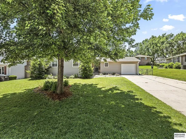 11667 Westwood Ln, Omaha, NE 68144