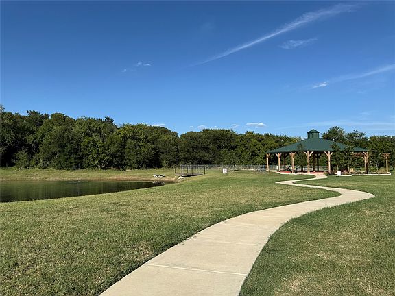 2nd image of 123 Honey Bee Dr