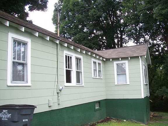 2nd image of 1046 Cooper St