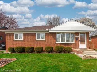 24575 Petersburg Ave, Eastpointe, MI 48021